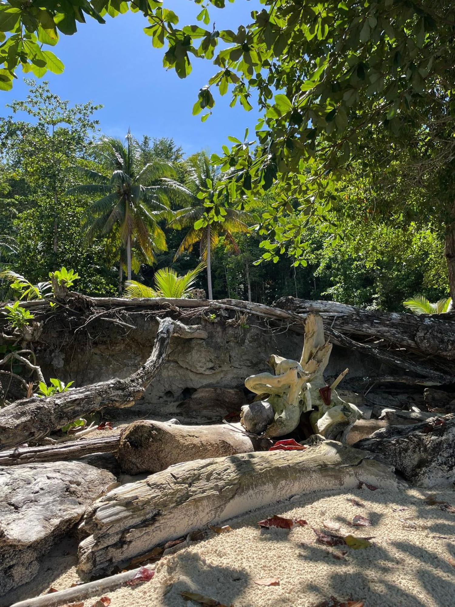 Tanjung Kalemo Resort Batudaka Zewnętrze zdjęcie